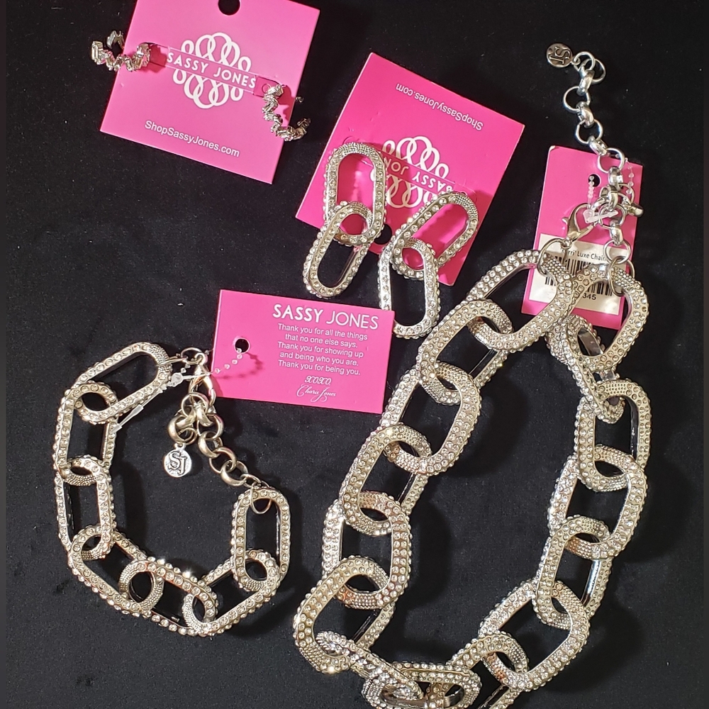 Sassy Jones 'Kerri' Luxe Set Silver